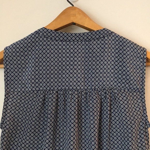 Kenar Shirt SZ XS Sleeveless Soft and Flowy 3/4 button closure in front V-Neck - Picture 11 of 11